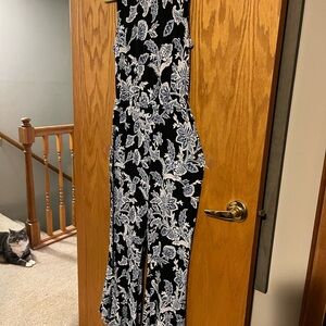 Vince Camino Jumpsuit, Size XS.